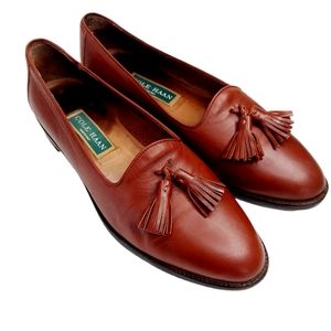 Vintage Cole Haan 8.5 B  Burgundy Leather Loafers Tassel Accent Classic Preppy